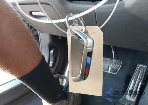 2019 BMW 740I z USA, uszkodzony, nr VIN WBA7E2C59KB217750